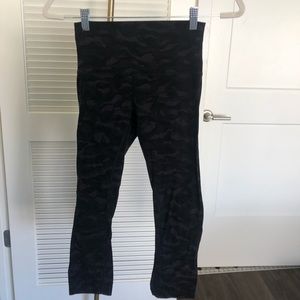 lululemon Black camo cropped leggings. size 4.